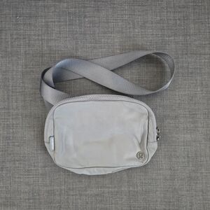 Lululemon Athletica Light 2L Belt Bag